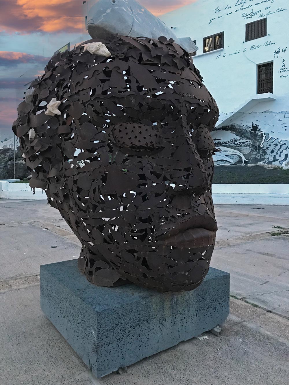 Sculpture in Puerto del Rosario