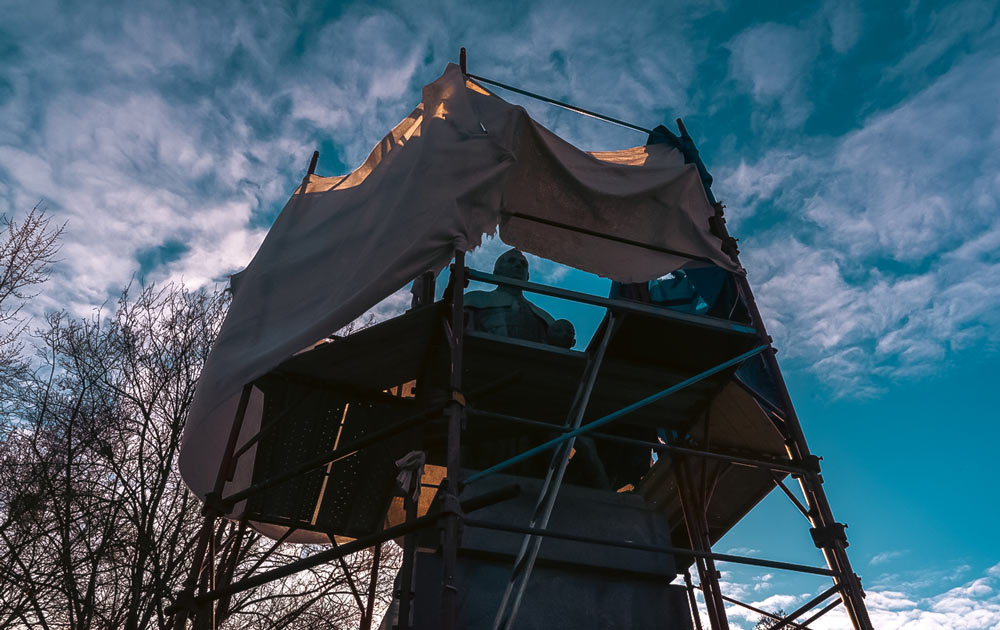 Alexander Duchnovič statue in reconstruction