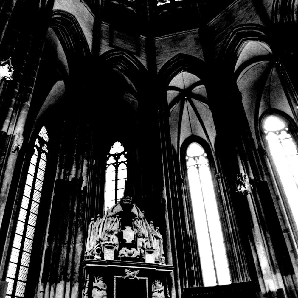 Gothic photography ideas - black and white