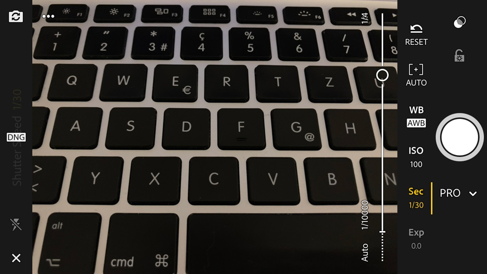 How to slow shutter speed on iPhone - Lightroom Mobile.