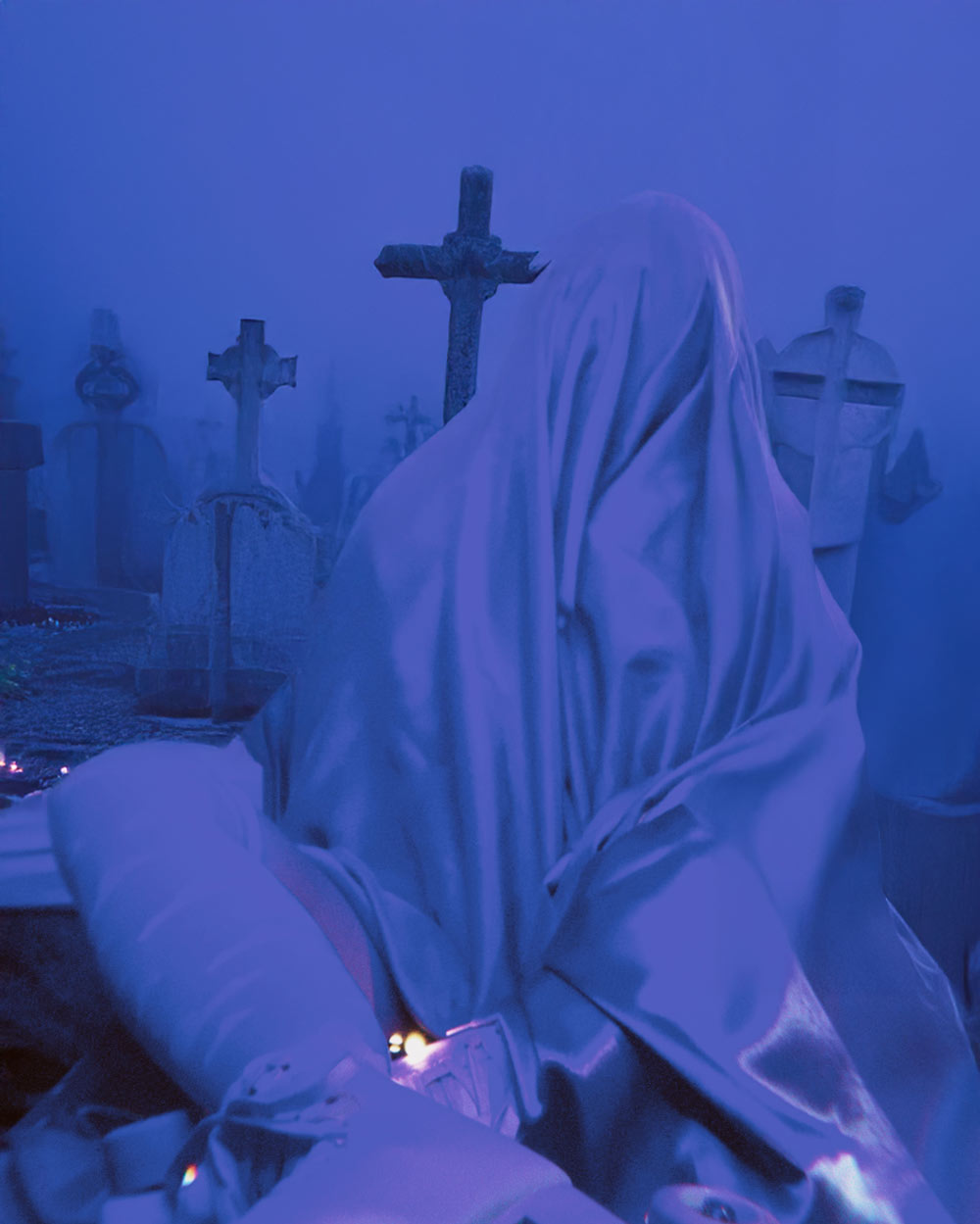 How to Do a Ghost Photoshoot: Step-by-Step Guide to the Viral Trend