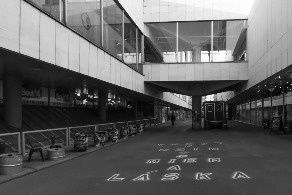 Prior shopping mall