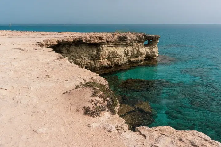 How to Remove Tourists from Photos – Cleanup Online Tool