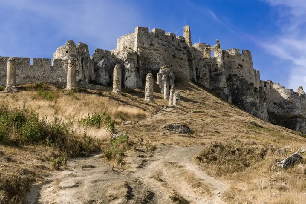 Spiš Castle – Shortcut to Main Entrance
